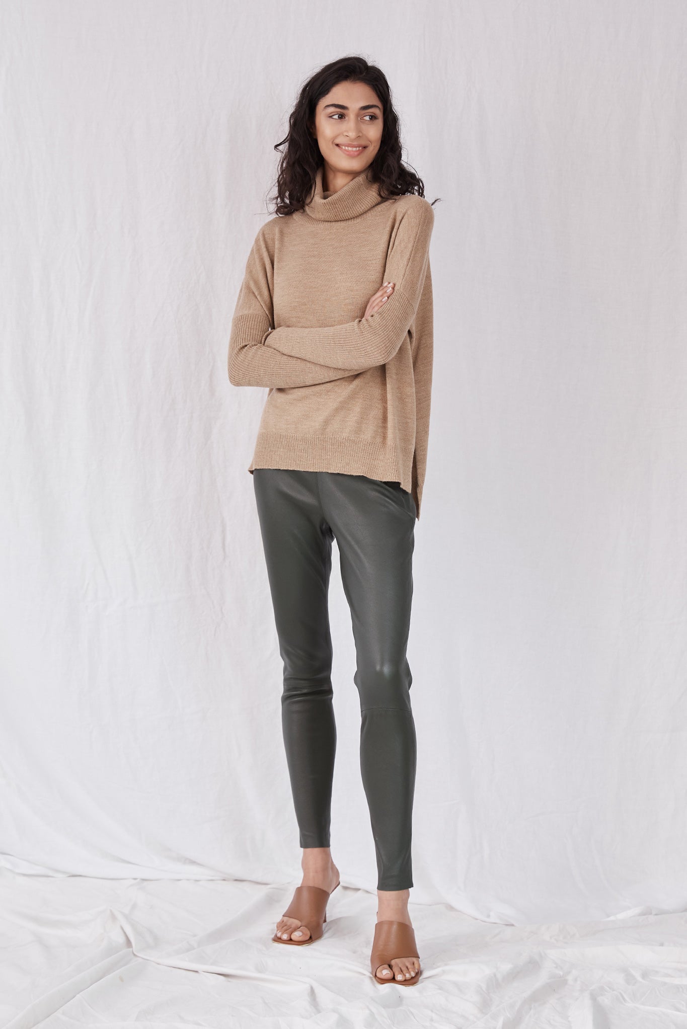 The West Broadway Sleek Olive Green Ladies Leather Pants Made By West14th.  Made From 100% Genuine Soft Lamb Leather. For all seasons, Quality To Last  A Lifetime. Wardrobe Staples