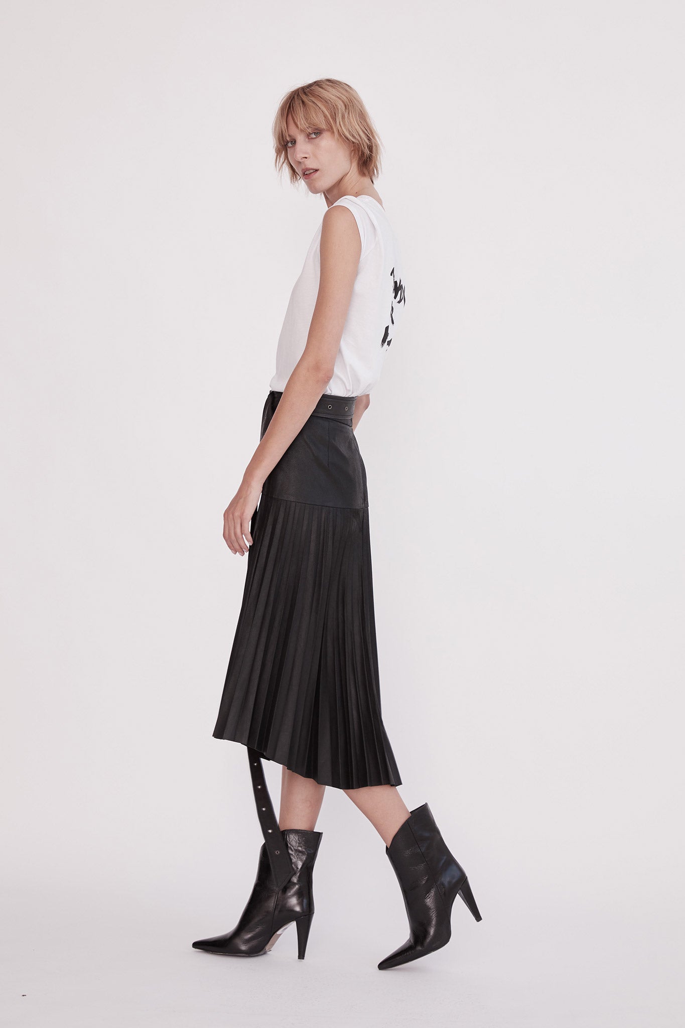 Black leather pleated skirt zara sale