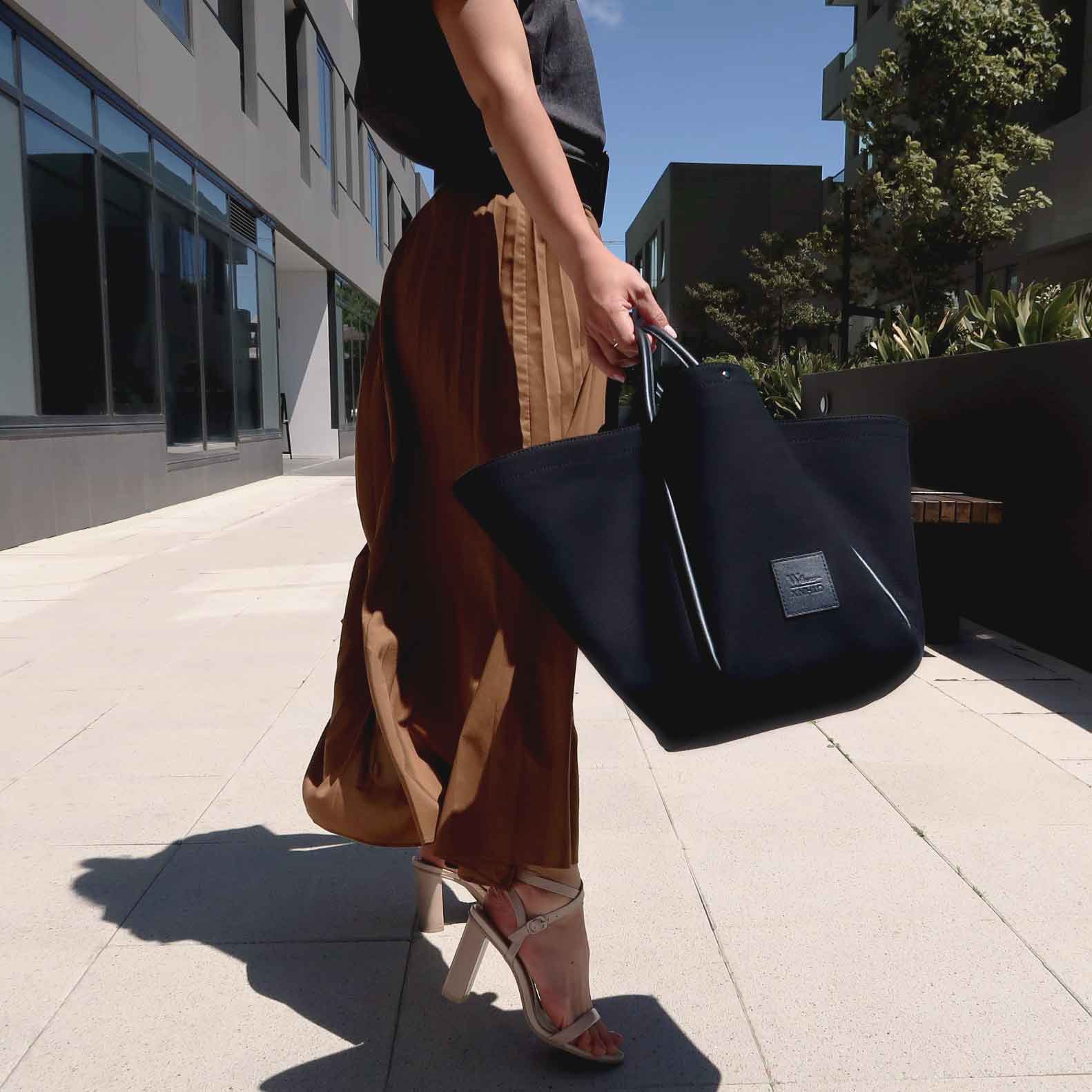 Burgundy Leather-Look Zip Front Tote Bag | New Look